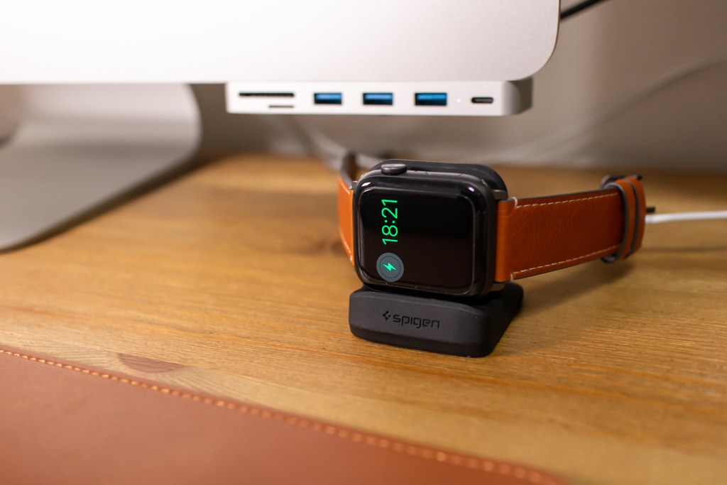 Spigen Apple Watch 充電スタンド