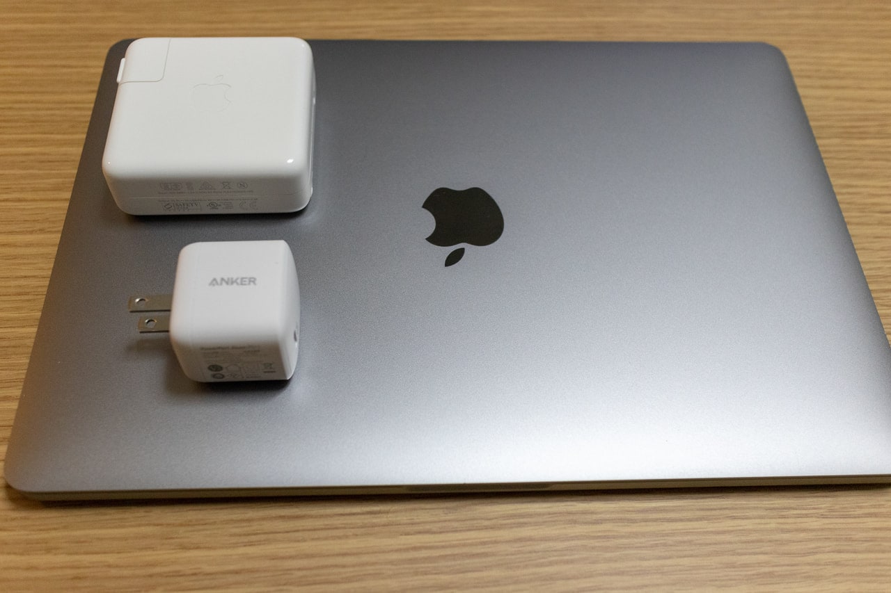 MacBook ProをAnker PowerPort Atom PD 1で充電