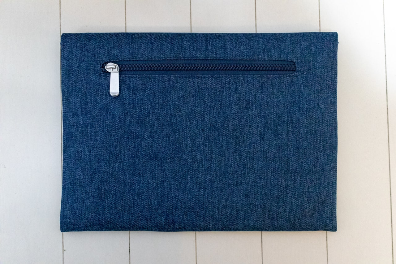 iPad Pro 11インチ用おすすめバッグインバッグ「Inateck スリーブケース」は背面もシンプル