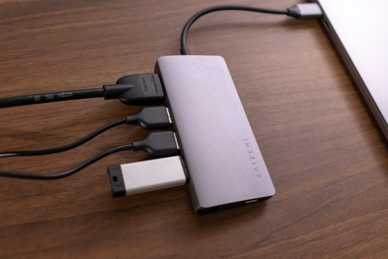 Satechi V2 マルチ USB-Cハブは8ポート接続可能