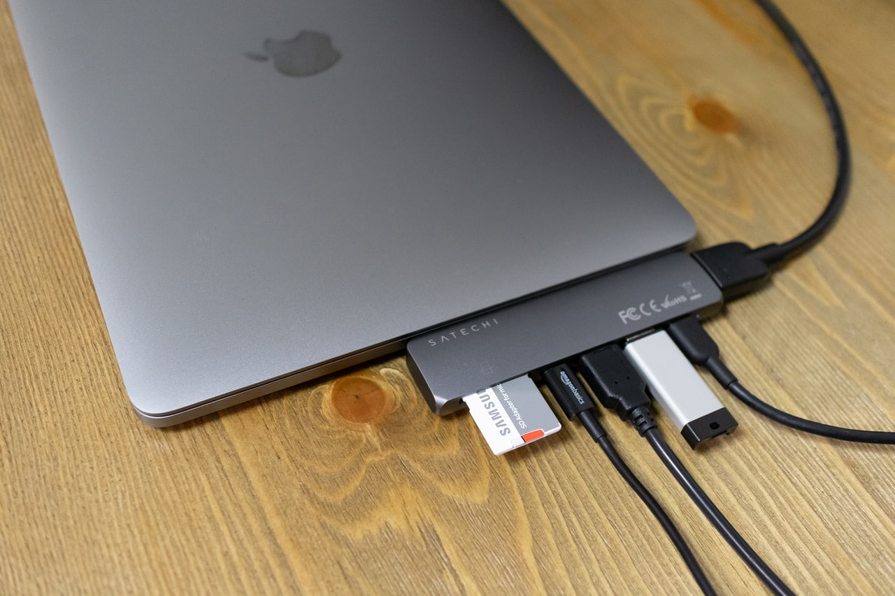 Satechi USB-C アルミニウム Proハブは様々なポートが接続可能