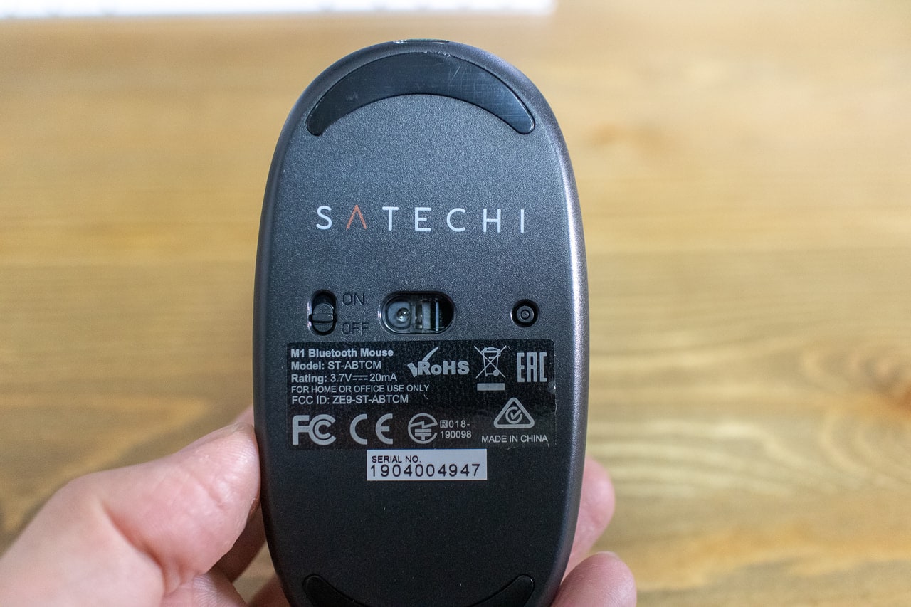 Satechi M1 ワイヤレスマウスの底面