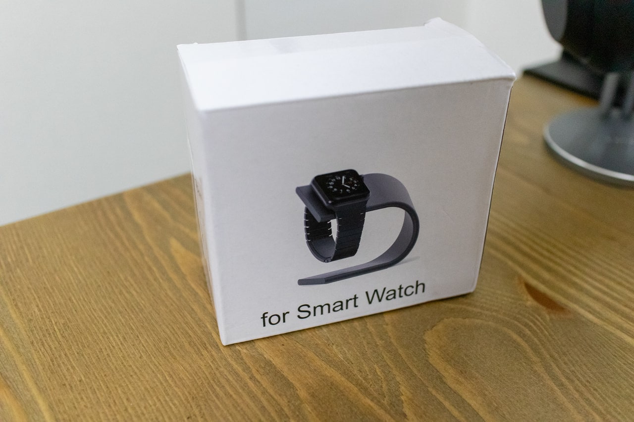 WUUDI Apple Watch 充電スタンドの外箱
