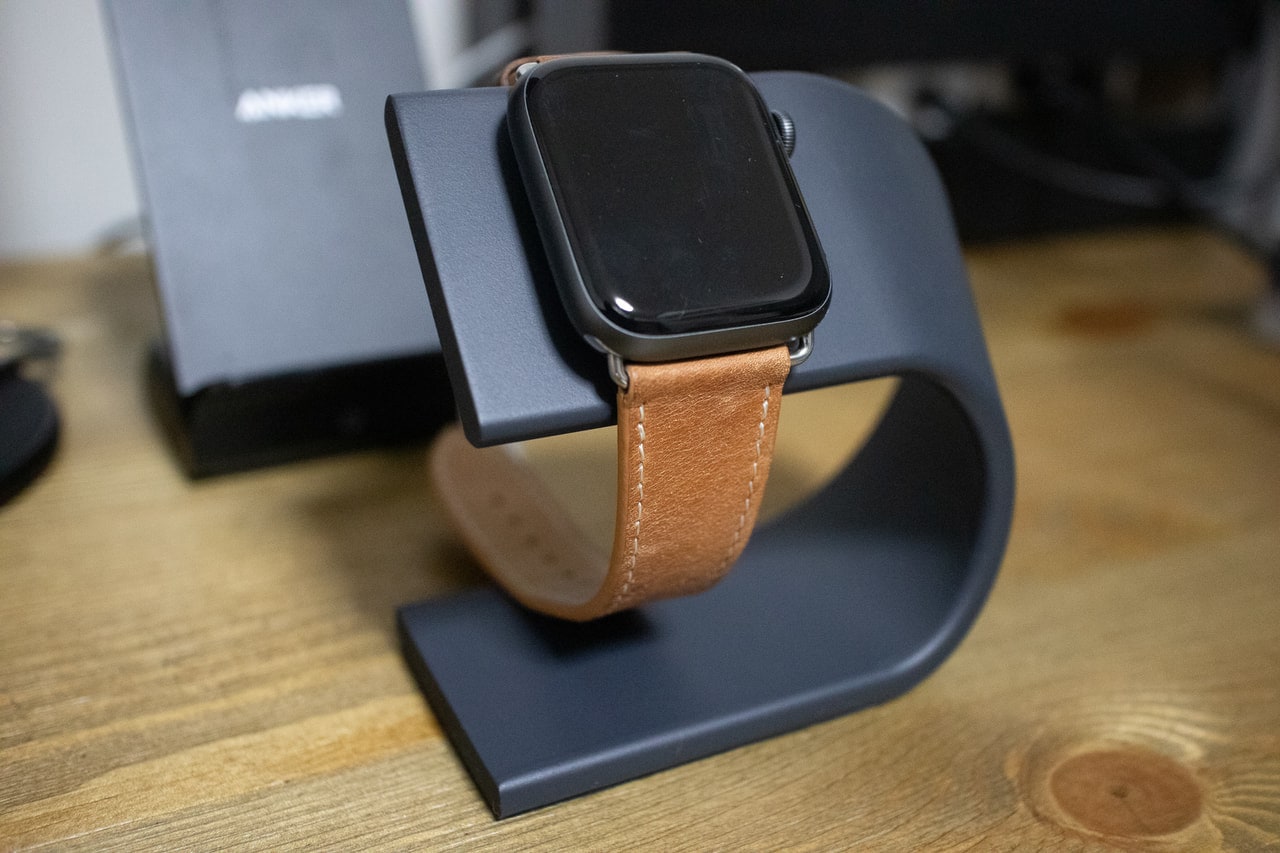 Apple Watchはスタンドを使って充電しよう