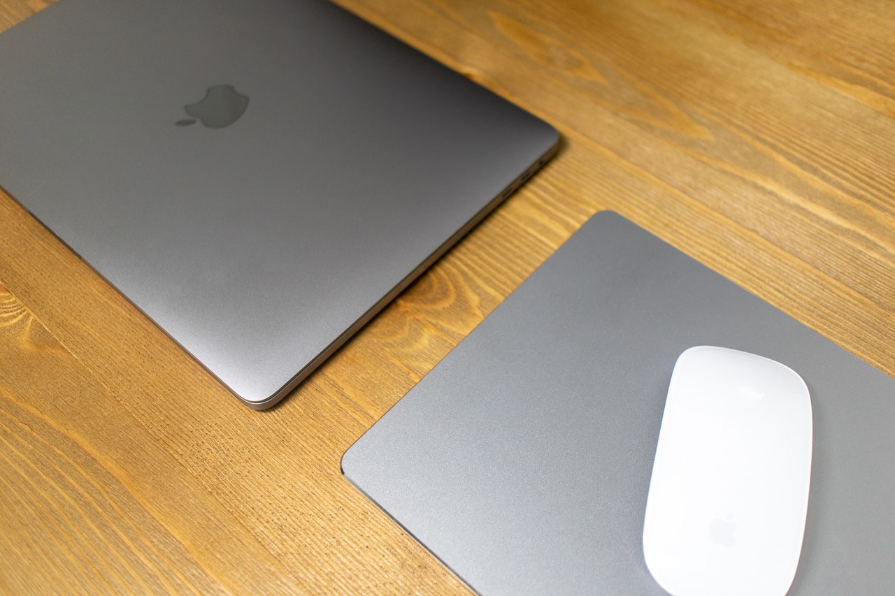 アルミ製マウスパッドはMacBook Proと相性抜群