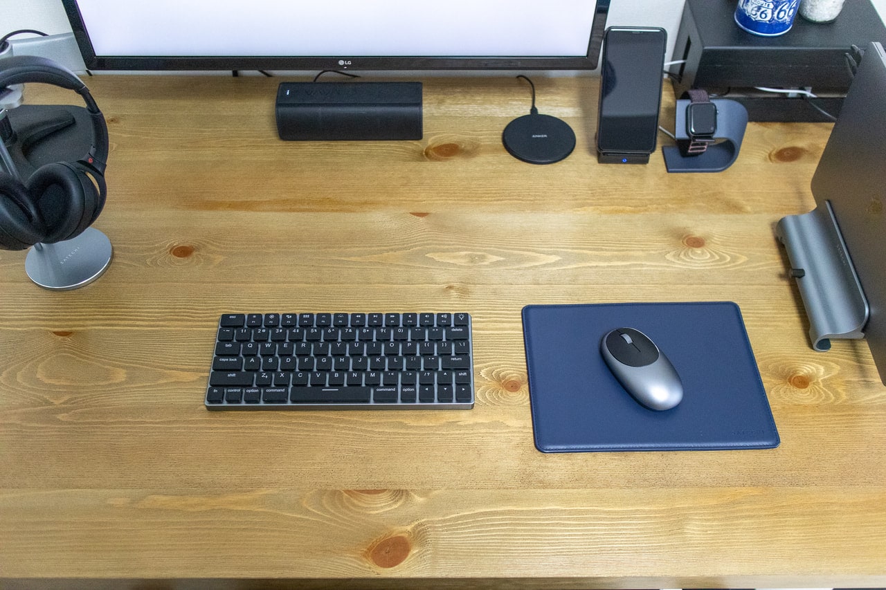 ECOレザー製マウスパッドをデスクに設置