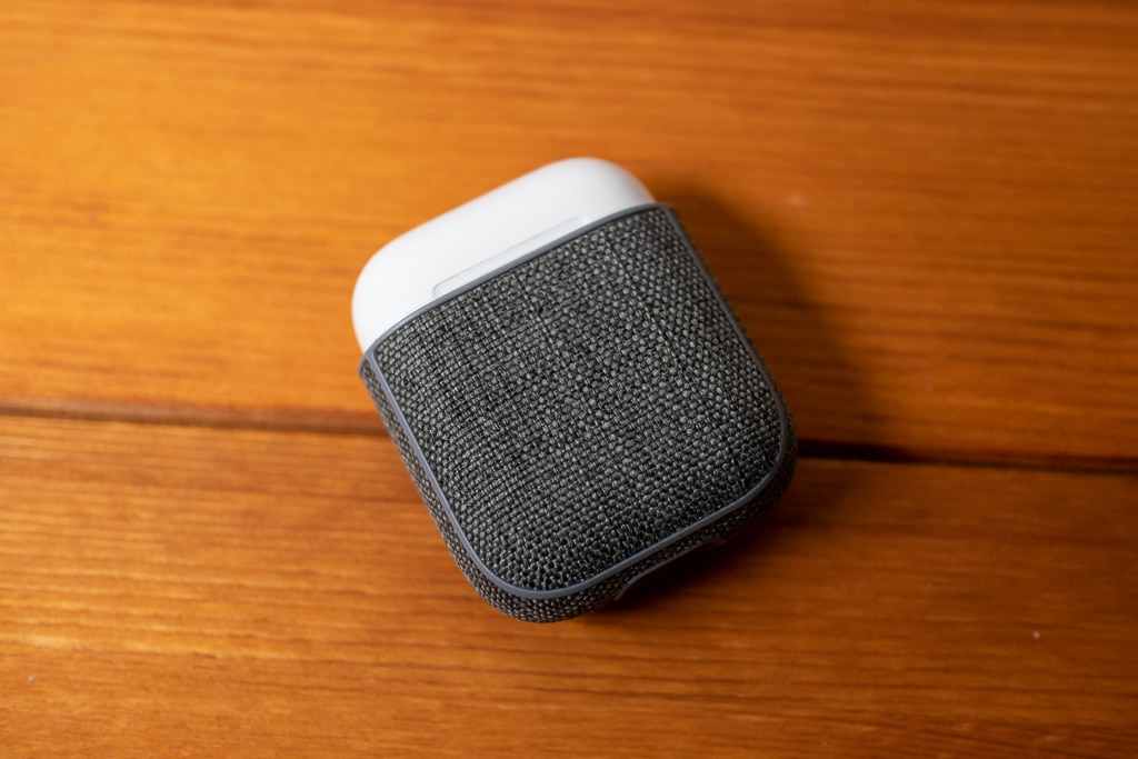 Incase AirPods Case with WoolenexはAirPodsにジャストサイズ