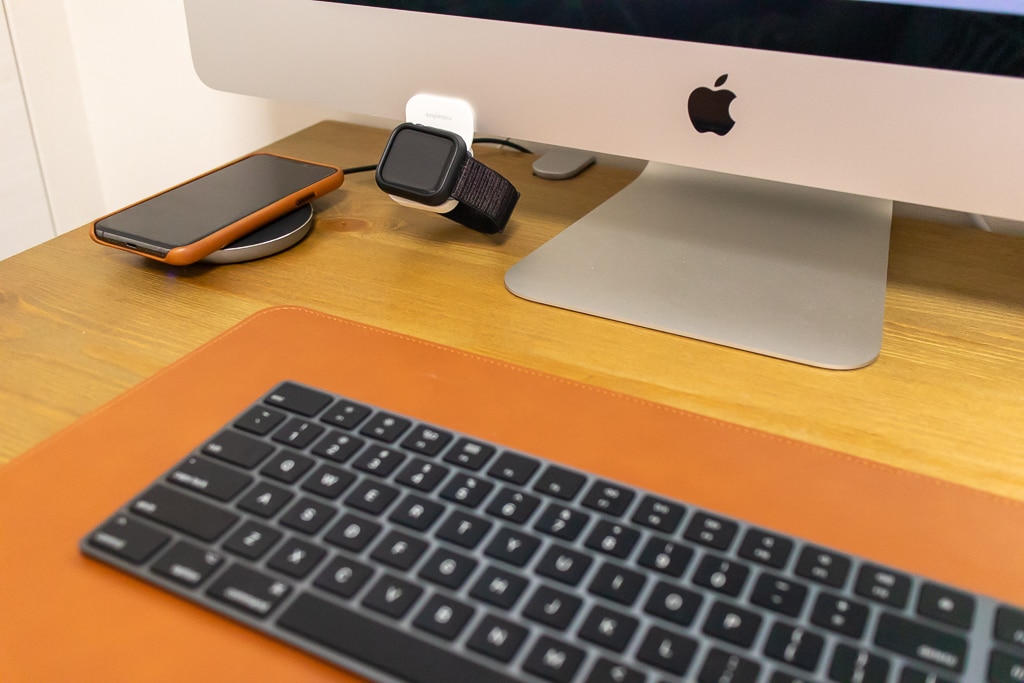 iMacやディスプレイに貼って使えるApple Watch用充電スタンドの特徴