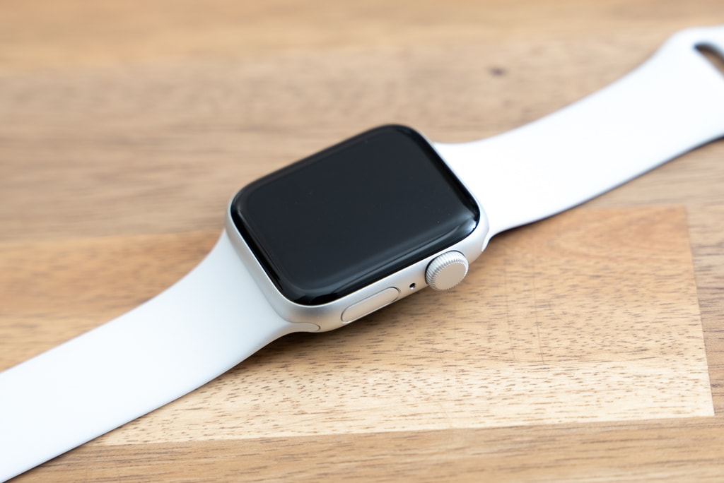 Apple Watch SEのケース素材はアルミのみ