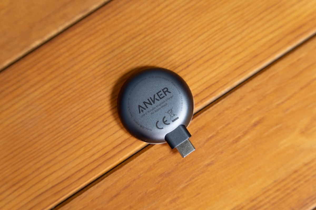 Anker Portable Magnetic Charger for Apple Watchの裏側
