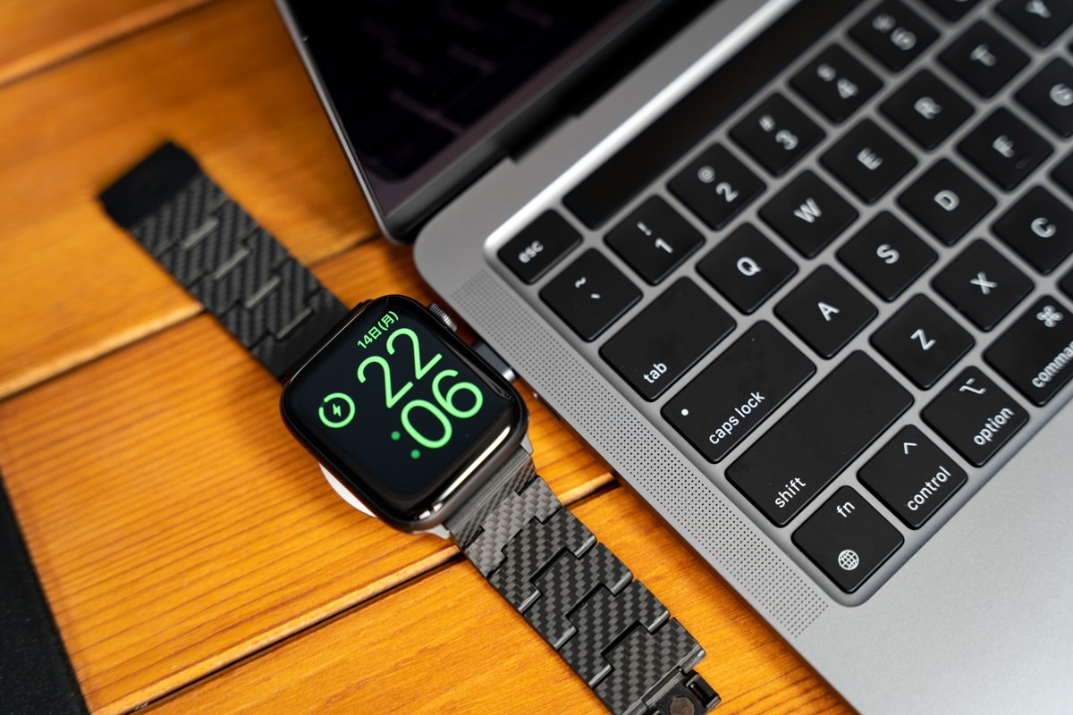 Anker Portable Magnetic Charger for Apple WatchをMacBookで使う