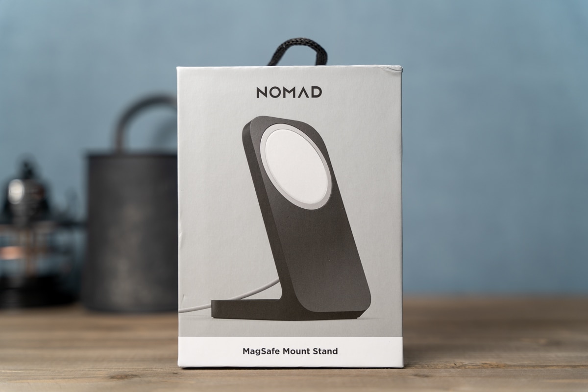 NOMAD MagSafe Mount Standの外箱